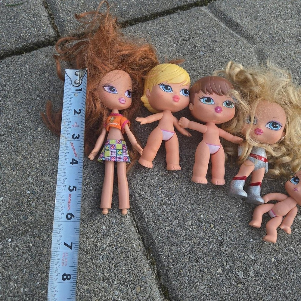 Bratz little dolls lot of 5. Odor! Nude. No accessories - Picture 3 of 8